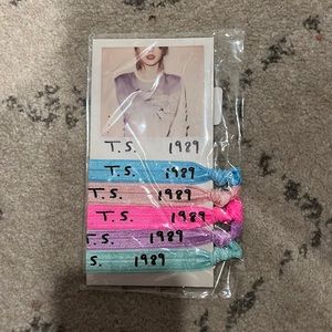 ORIGINAL 1989 Taylor Swift Hair Ties - unopened